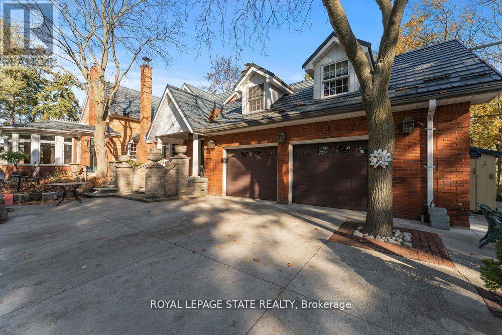 492 Governors Road, Hamilton, Ontario  L9H 5E3 - Photo 19 - X12255466