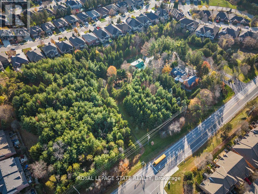 492 Governors Road, Hamilton, Ontario  L9H 5E3 - Photo 2 - X12255466