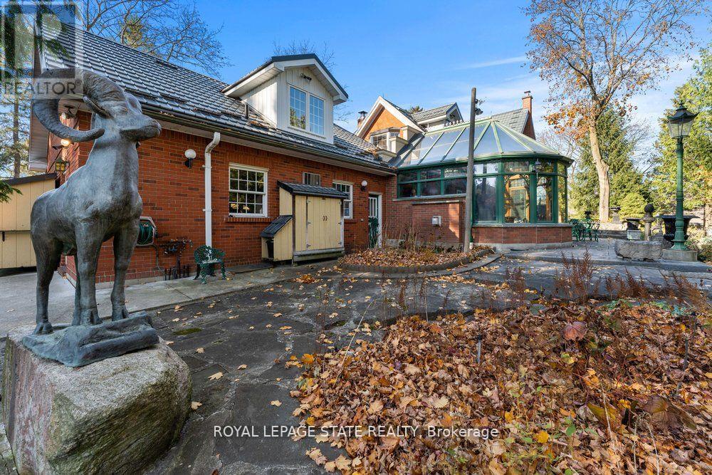 492 Governors Road, Hamilton, Ontario  L9H 5E3 - Photo 20 - X12255466