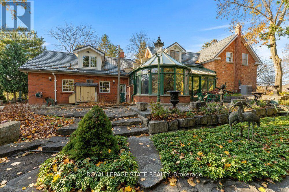 492 Governors Road, Hamilton, Ontario  L9H 5E3 - Photo 21 - X12255466