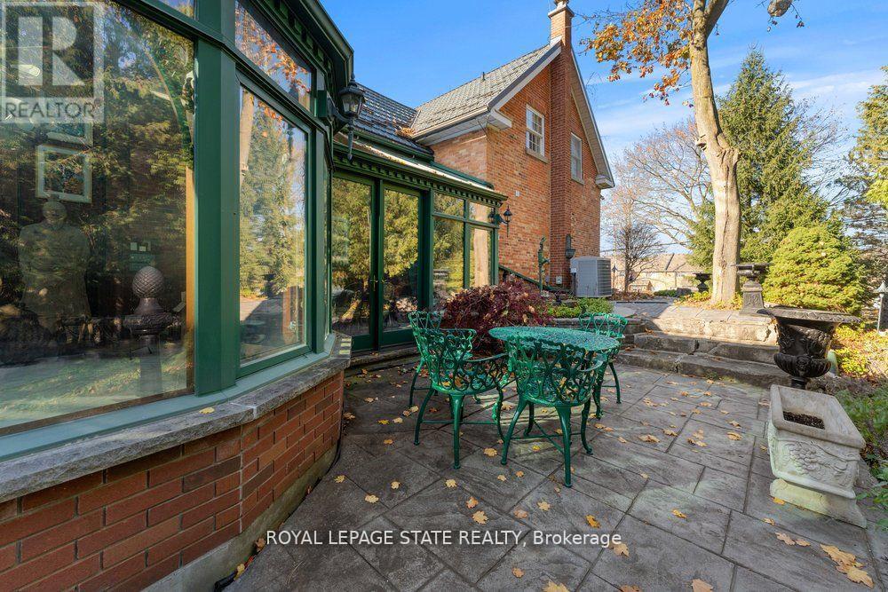 492 Governors Road, Hamilton, Ontario  L9H 5E3 - Photo 23 - X12255466