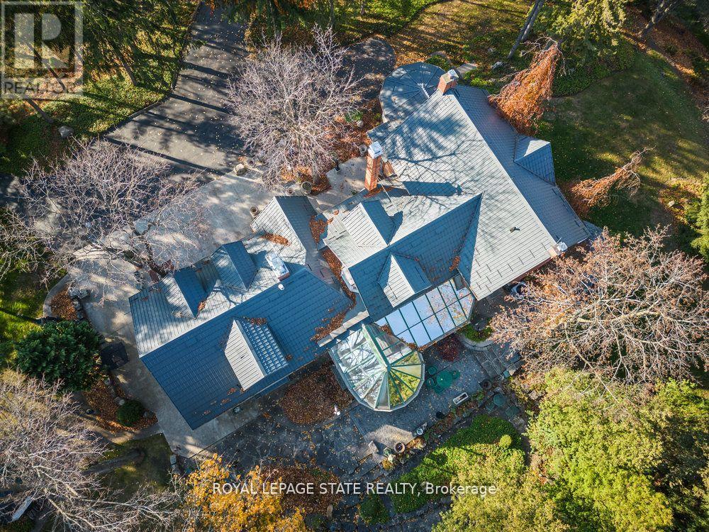 492 Governors Road, Hamilton, Ontario  L9H 5E3 - Photo 7 - X12255466