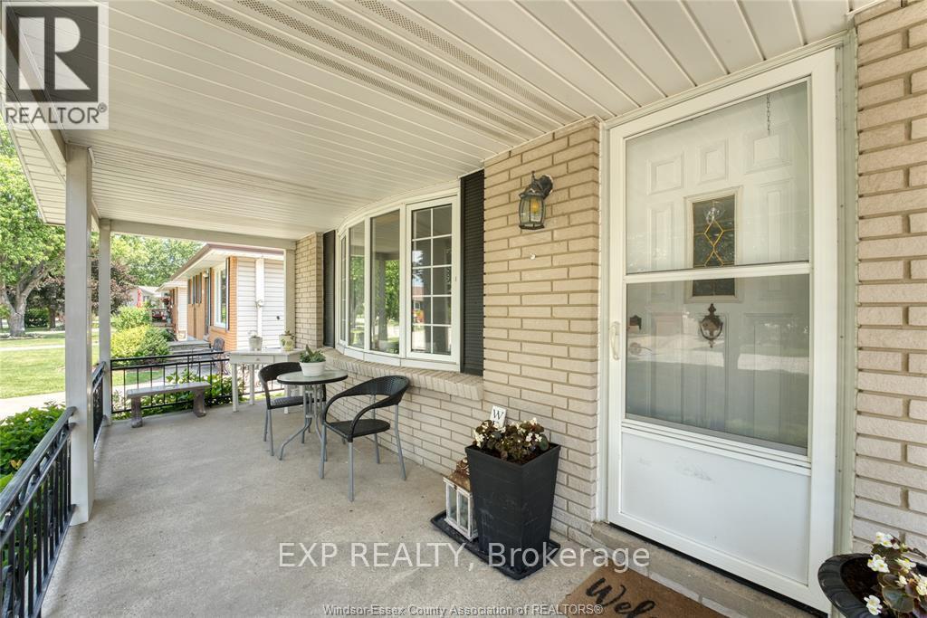 Property at 337 EVELYN STREET image 3