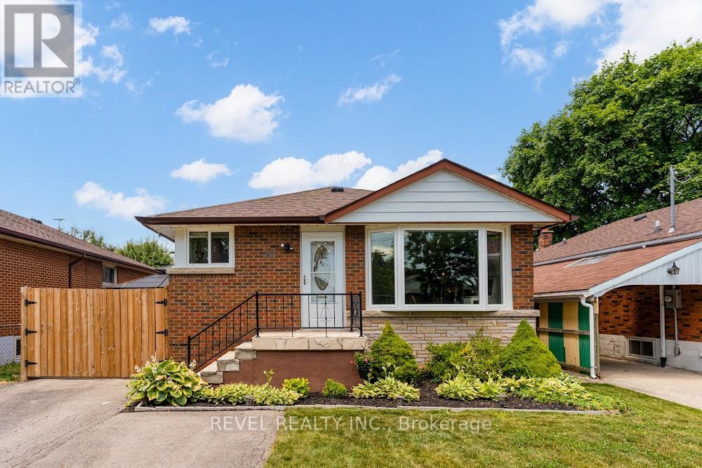 42 TERRACE DRIVE, Hamilton, Ontario