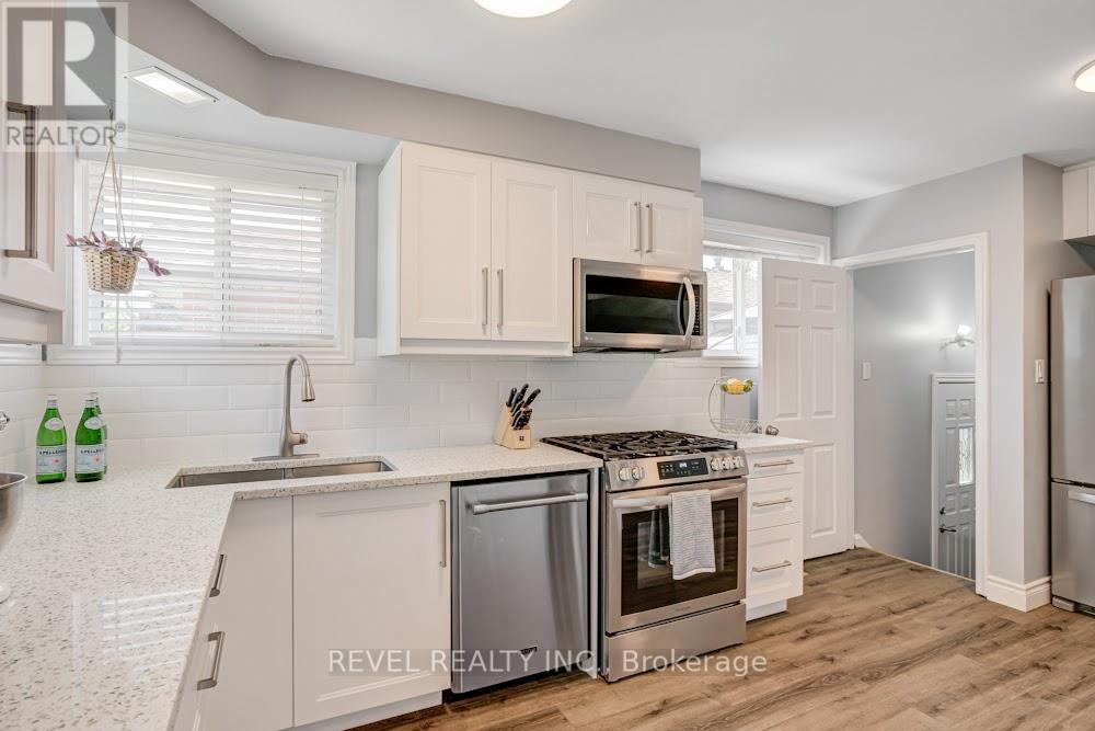 42 Terrace Drive, Hamilton, Ontario  L9A 2Y6 - Photo 10 - X12255544