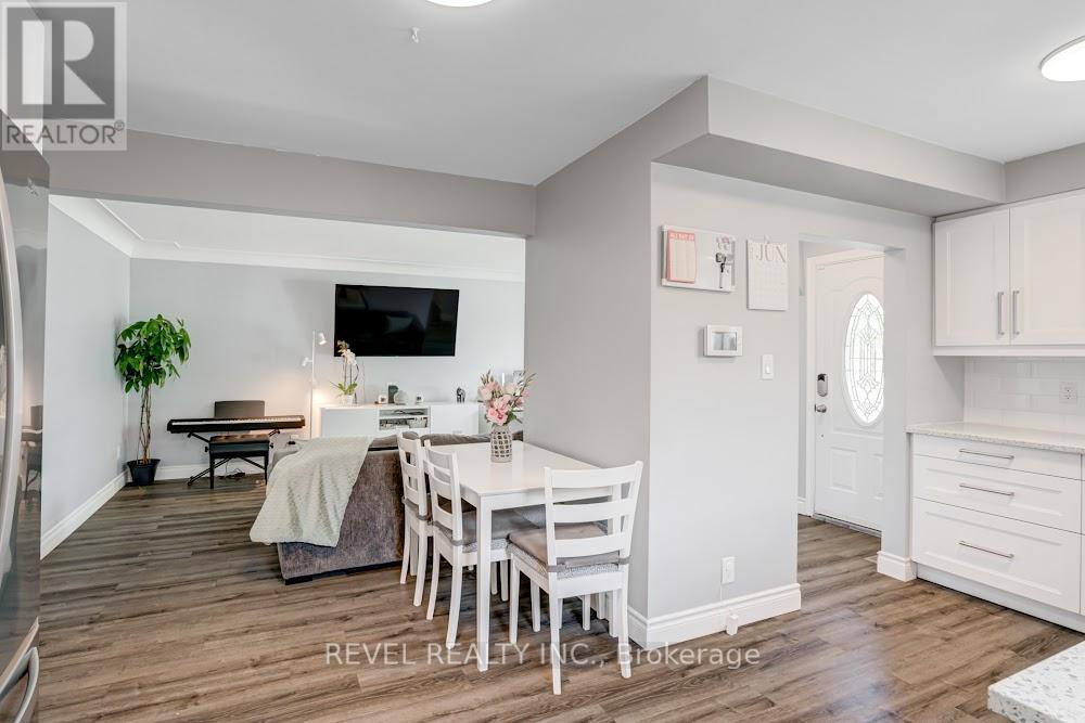 42 Terrace Drive, Hamilton, Ontario  L9A 2Y6 - Photo 12 - X12255544