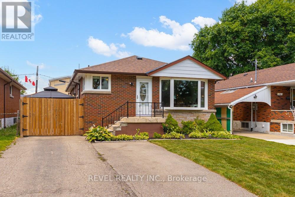 42 Terrace Drive, Hamilton, Ontario  L9A 2Y6 - Photo 2 - X12255544