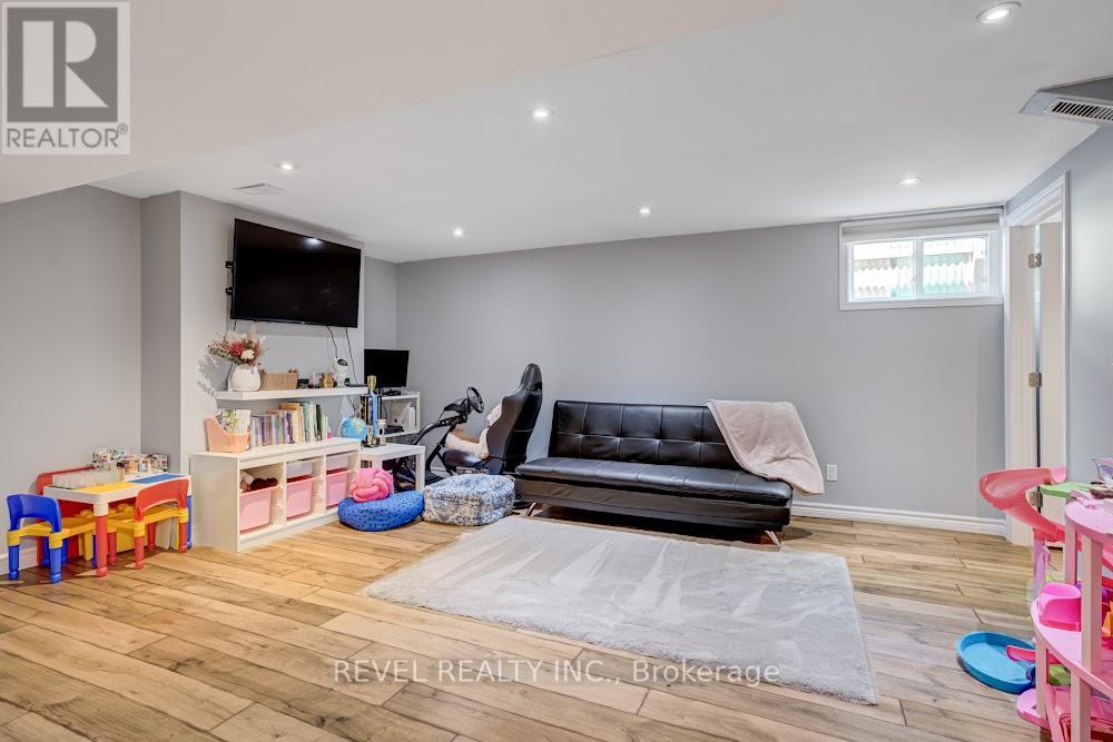 42 Terrace Drive, Hamilton, Ontario  L9A 2Y6 - Photo 24 - X12255544