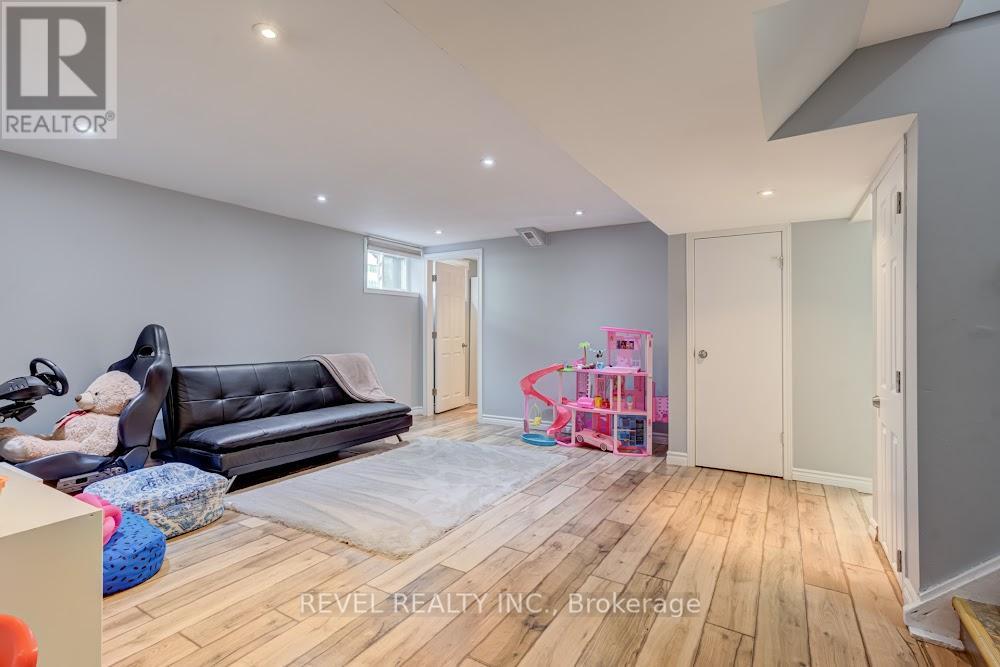 42 Terrace Drive, Hamilton, Ontario  L9A 2Y6 - Photo 25 - X12255544