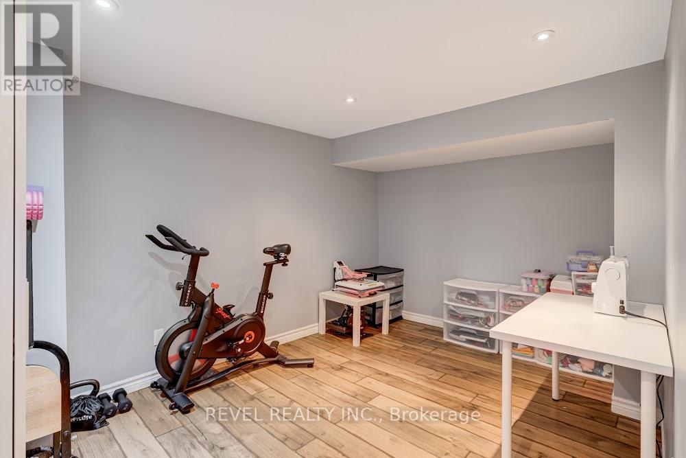 42 Terrace Drive, Hamilton, Ontario  L9A 2Y6 - Photo 26 - X12255544