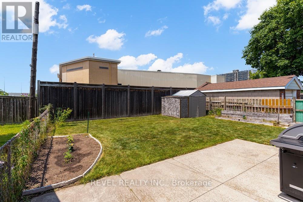 42 Terrace Drive, Hamilton, Ontario  L9A 2Y6 - Photo 41 - X12255544