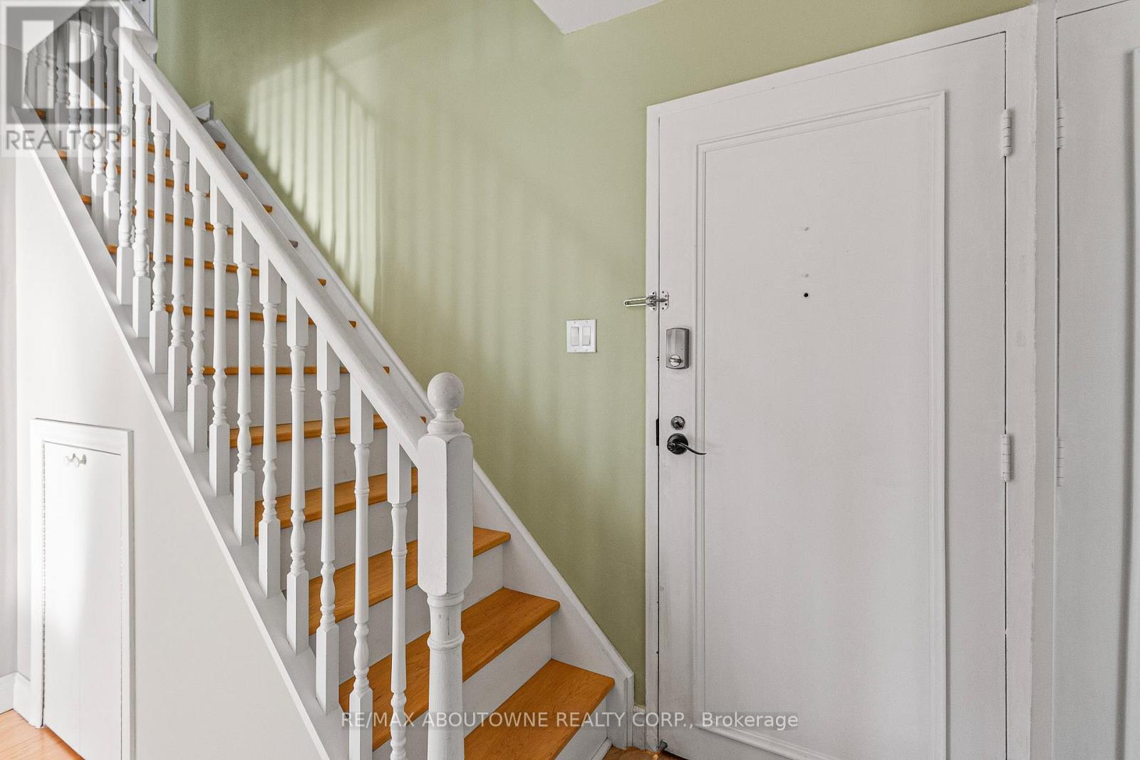 Property at 523 - 1300 MARLBOROUGH COURT image 3
