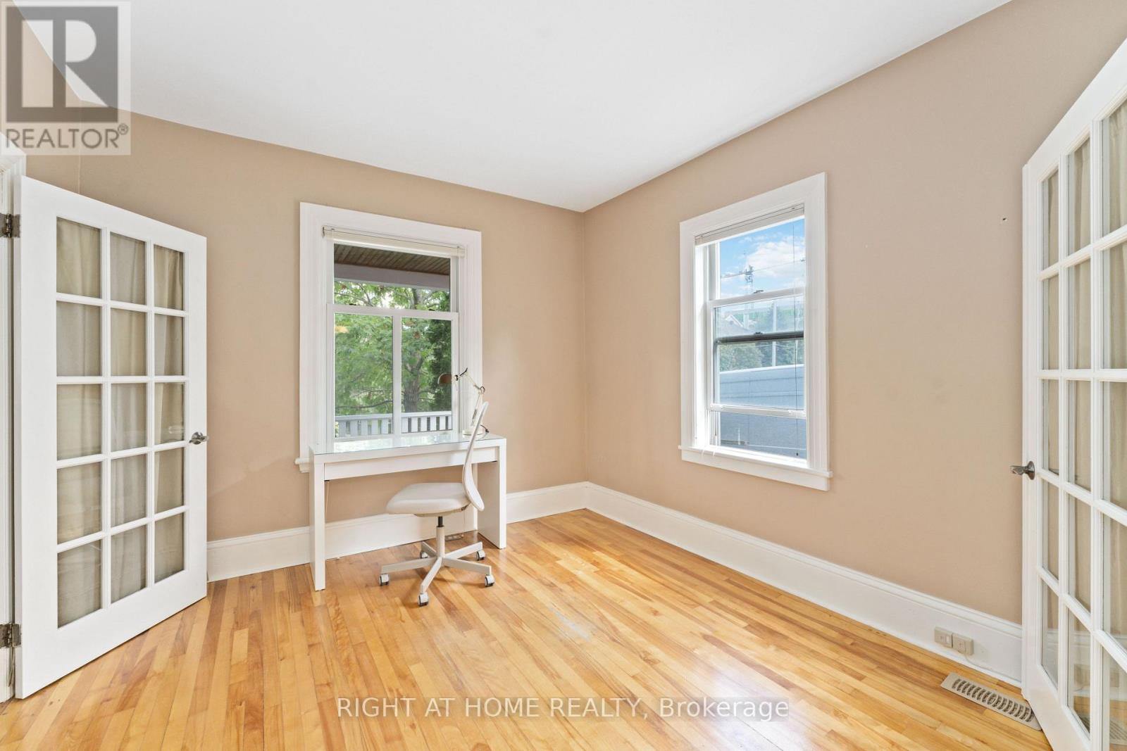 Property at 284 CHURCHILL AVENUE N image 4