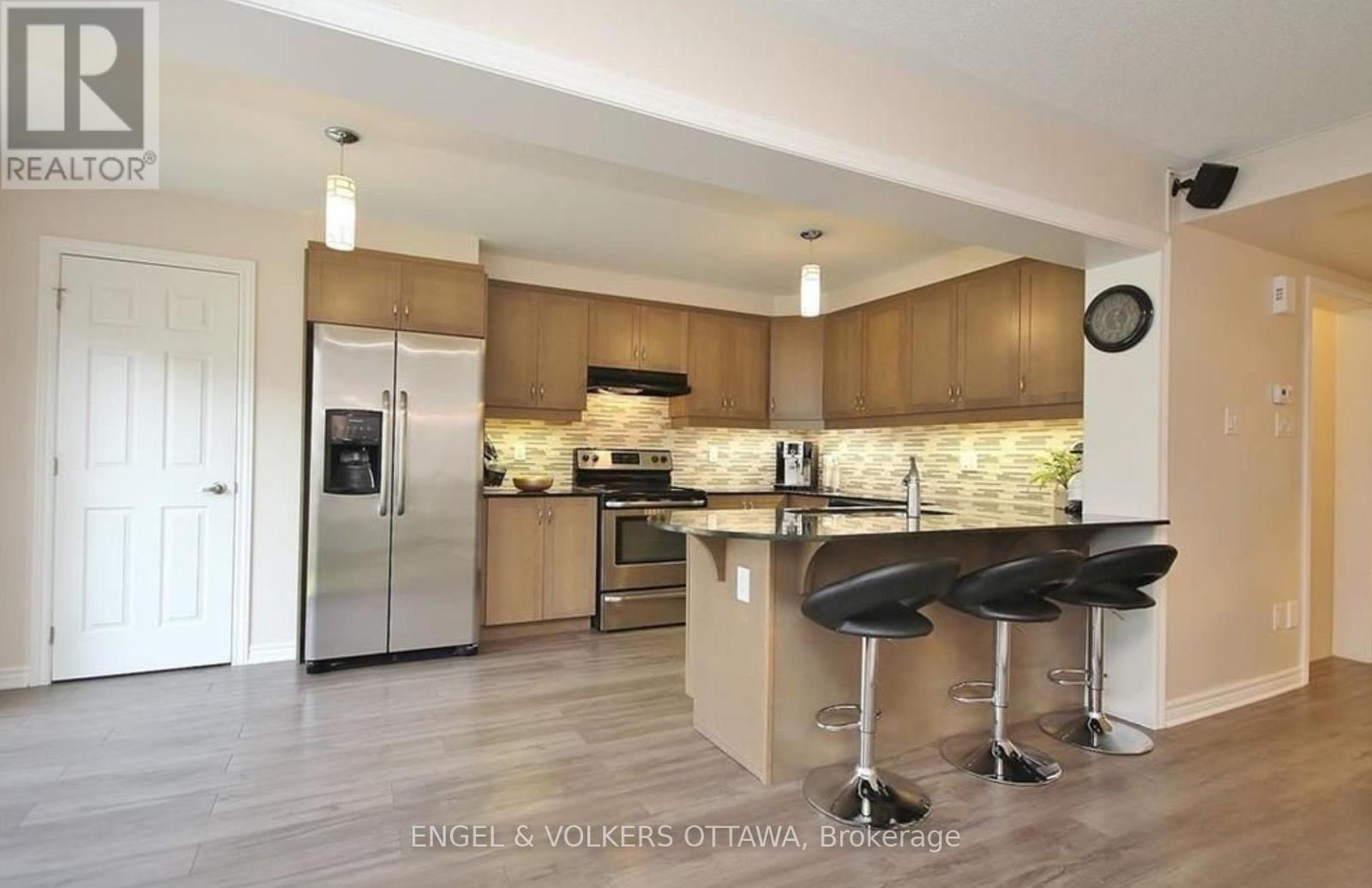 308 Song Sparrow Street, Ottawa, Ontario  K2J 5W5 - Photo 11 - X12255640