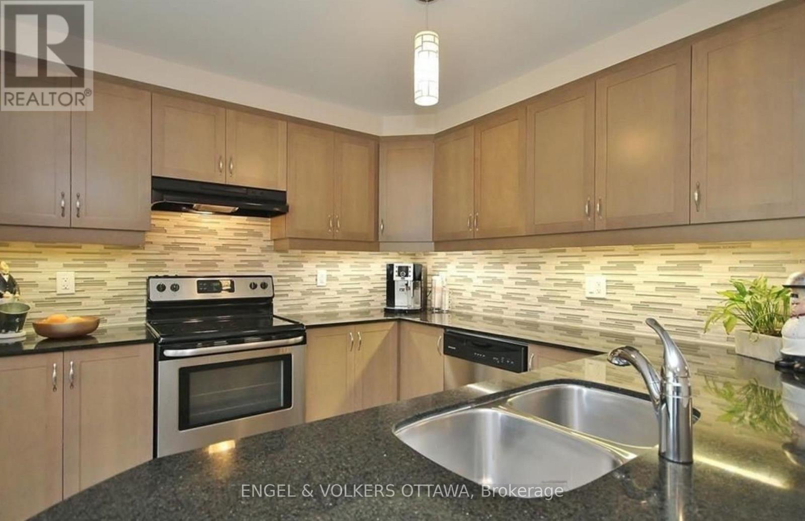 308 Song Sparrow Street, Ottawa, Ontario  K2J 5W5 - Photo 12 - X12255640