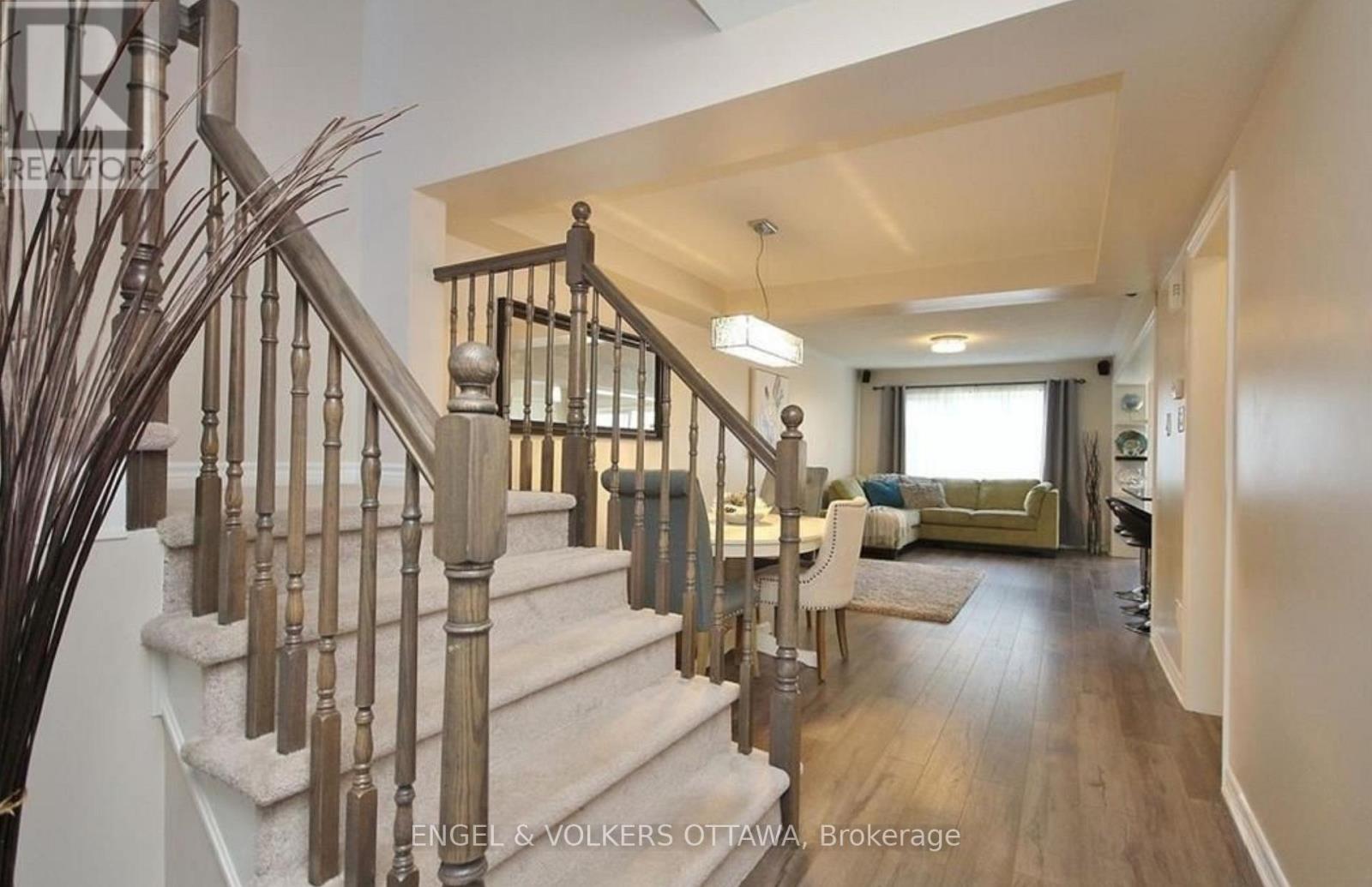 Property at 308 SONG SPARROW STREET image 4