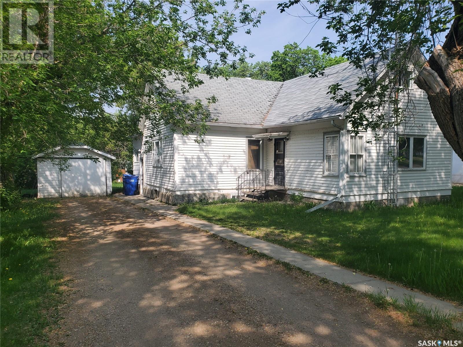 611 East AVENUE, kamsack, Saskatchewan