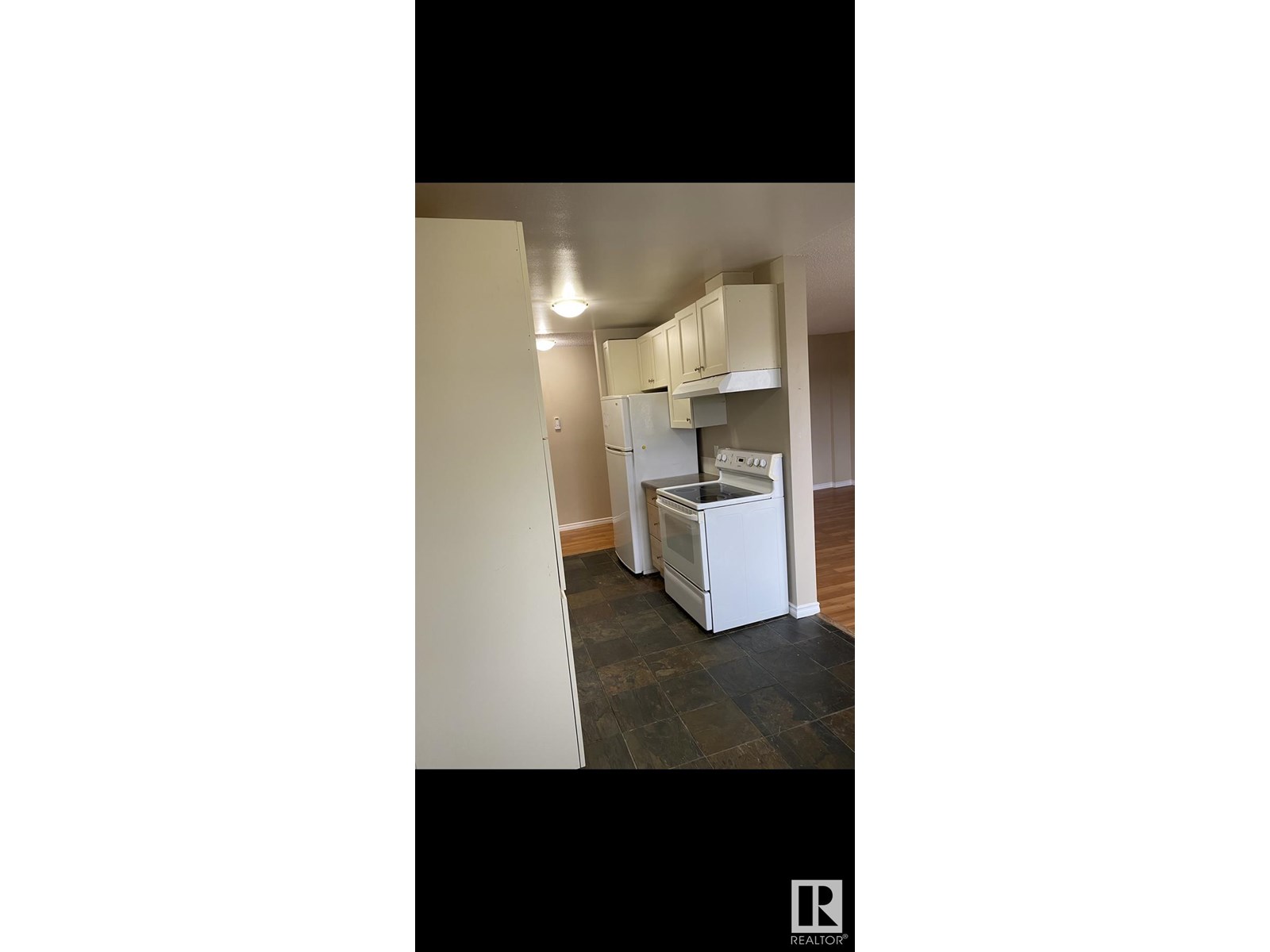 Property at #61 11255 31 AV NW image 3