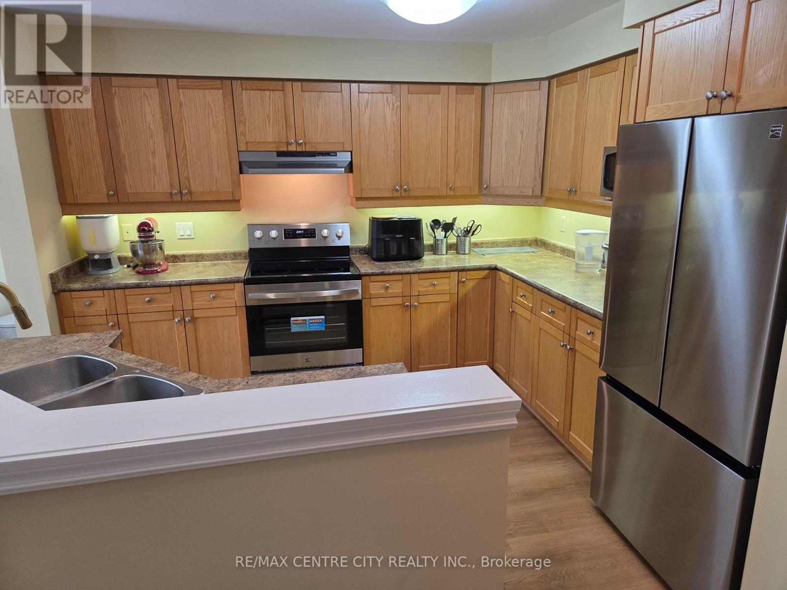 16 - 508 Sunnystone Road, London North, Ontario  N5X 4R5 - Photo 6 - X12255707