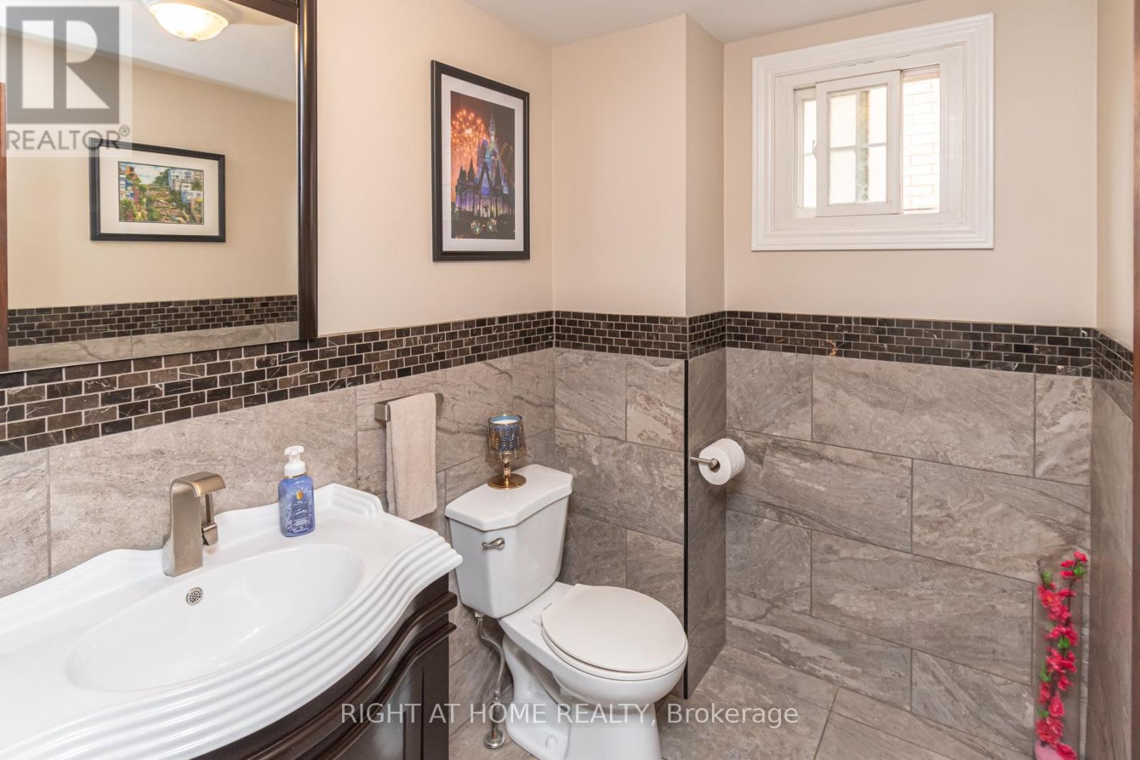 43 Squire Drive, Richmond Hill, Ontario  L4S 1C6 - Photo 10 - N12255576