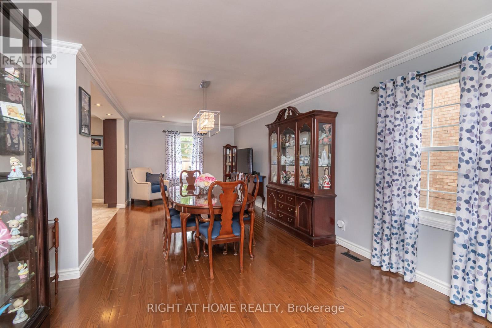 43 Squire Drive, Richmond Hill, Ontario  L4S 1C6 - Photo 5 - N12255576