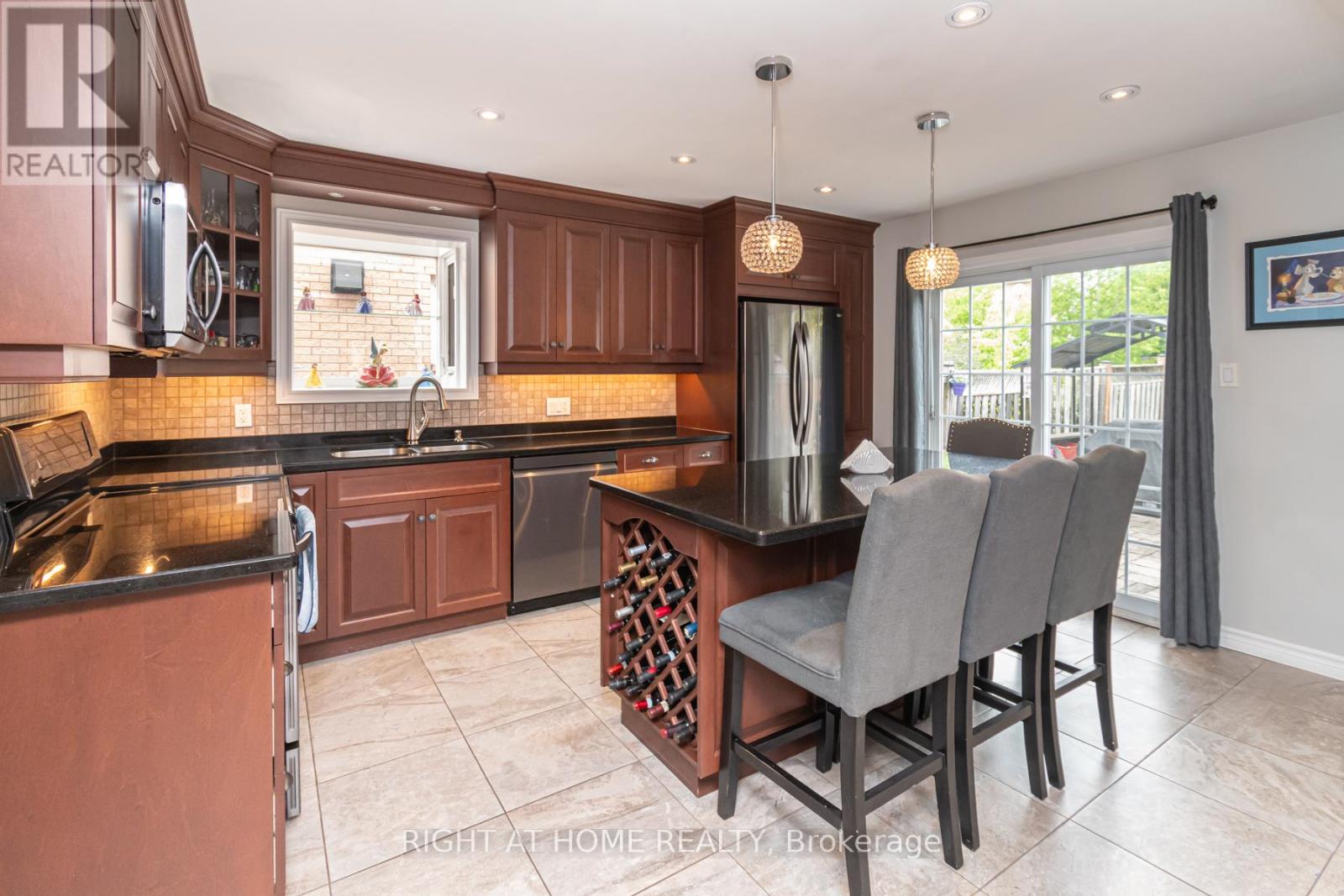 43 Squire Drive, Richmond Hill, Ontario  L4S 1C6 - Photo 7 - N12255576