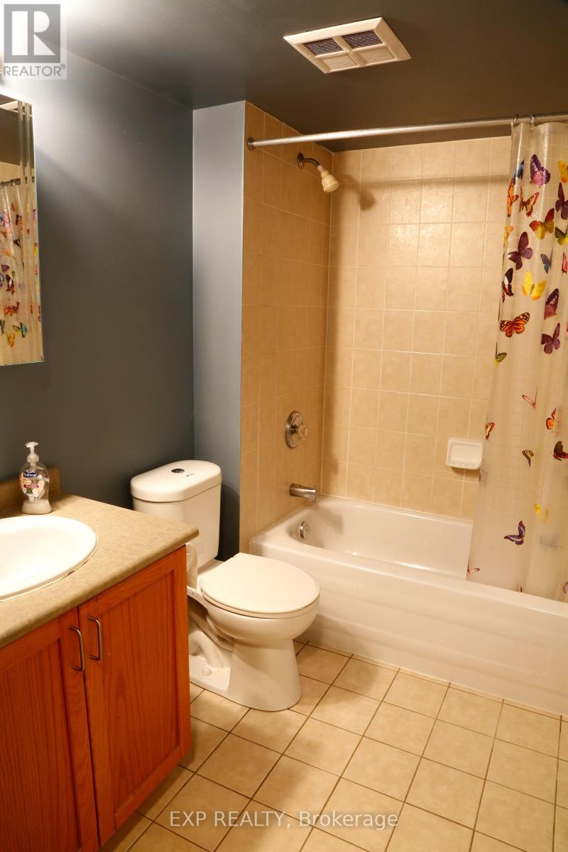 306 - 51 Baffin Court, Richmond Hill, Ontario  L4B 4P6 - Photo 7 - N12255580