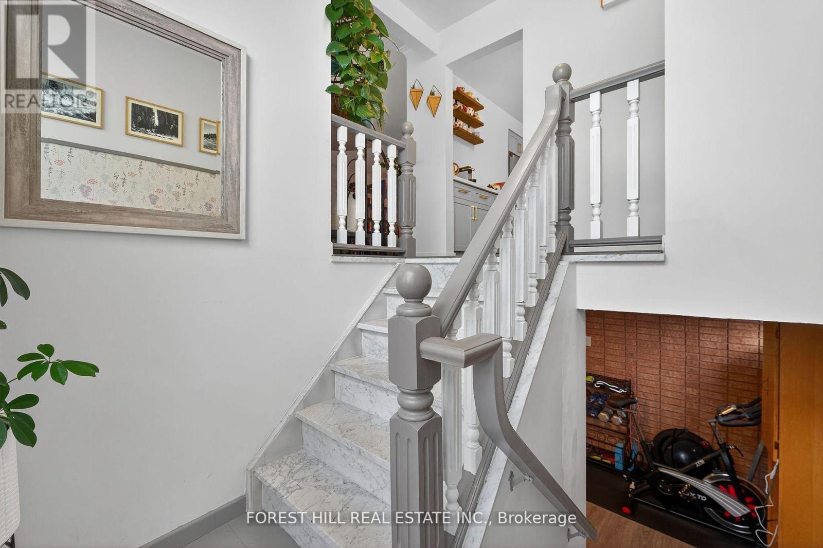 Property at 100 ANDREW PARK image 4