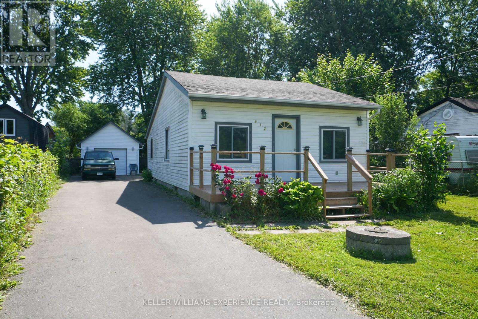 Property at 767 SEDORE AVENUE image 1