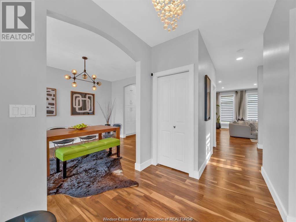 Property at 1083 REGENCY CRESCENT image 3