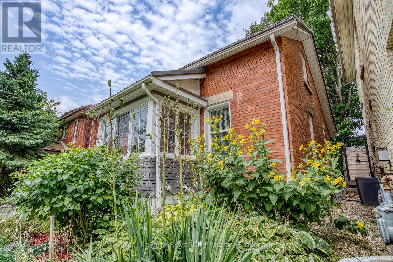 Property at 10 PEARL STREET image 1