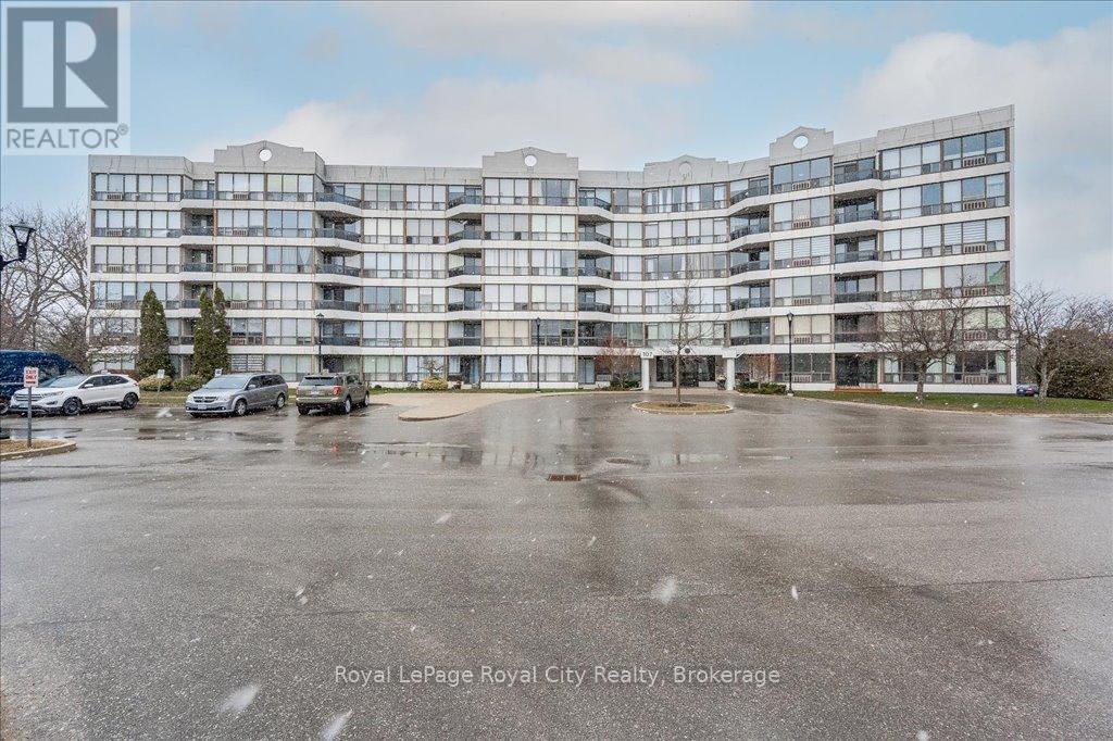 Property at 110 - 107 BAGOT STREET image 2