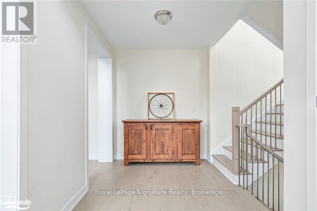 157 Springside Crescent, Blue Mountains, Ontario  L9Y 5L3 - Photo 13 - X12255904