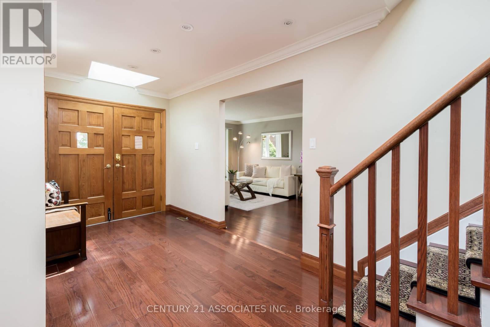 Property at 2475 POPLAR CRESCENT image 5