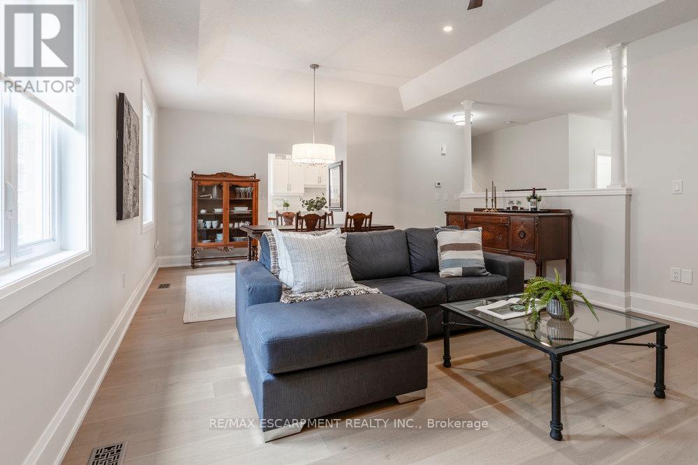 Property at 84 SANDOLLAR DRIVE image 4