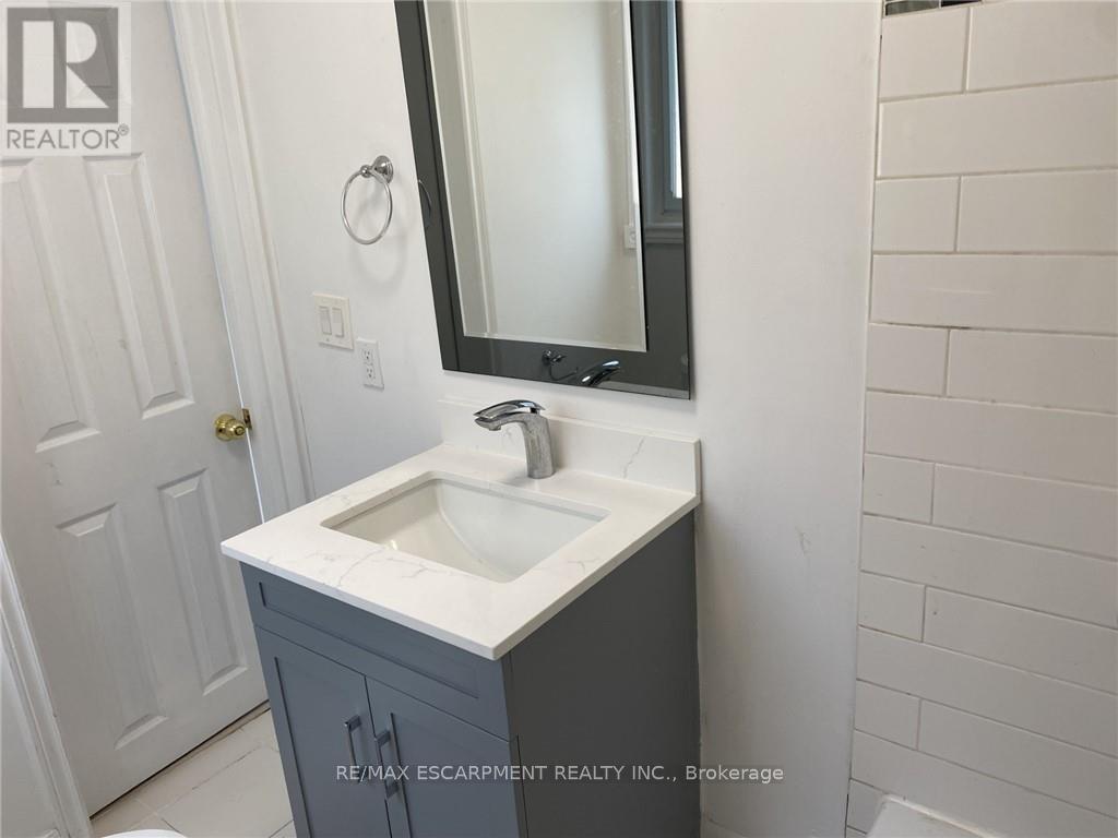 1164 Cannon Street E, Hamilton, Ontario  L8L 2K1 - Photo 14 - X12255571