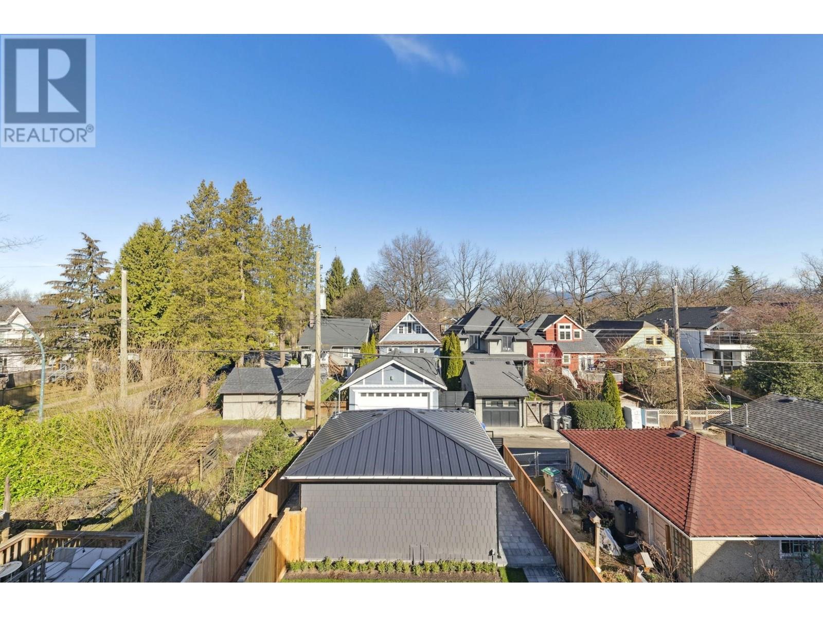 Listing Picture 26 of 29 : 2 3081 W 14TH AVENUE, Vancouver / 溫哥華 - 魯藝地產 Yvonne Lu Group - MLS Medallion Club Member