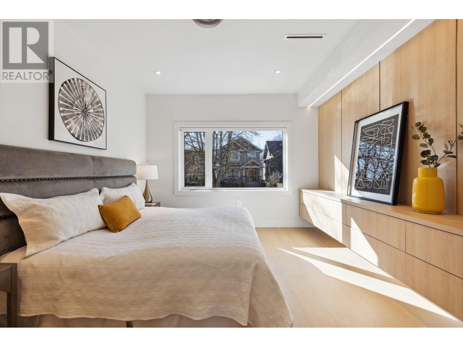 Listing Picture 18 of 31 : 1 3081 W 14TH AVENUE, Vancouver / 溫哥華 - 魯藝地產 Yvonne Lu Group - MLS Medallion Club Member