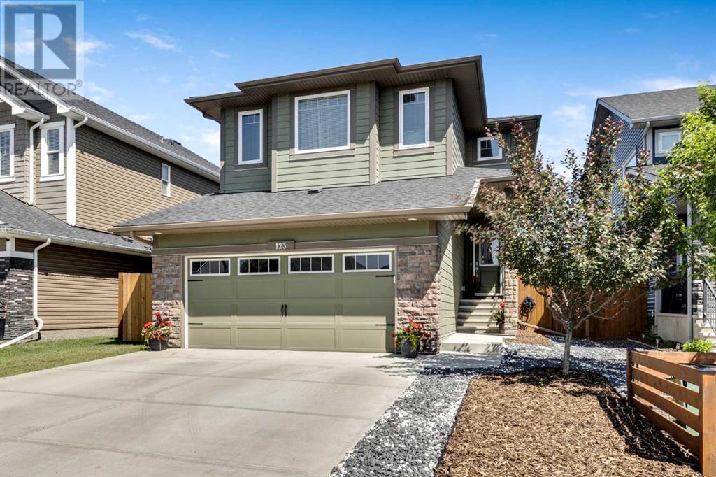 Property at 123 Mount Rae Point image 1