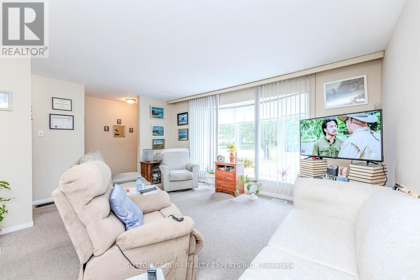 24 Vanderbrent Crescent, Toronto, Ontario  M9R 3W8 - Photo 11 - W12226038