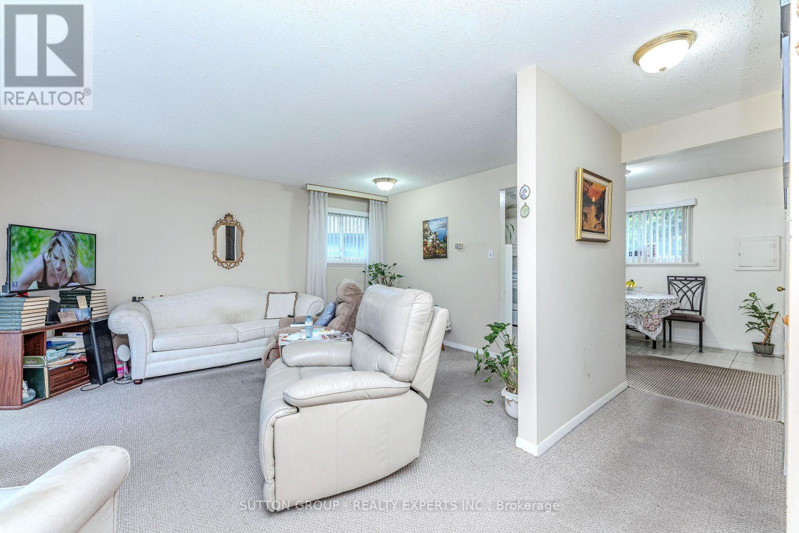 24 Vanderbrent Crescent, Toronto, Ontario  M9R 3W8 - Photo 14 - W12226038