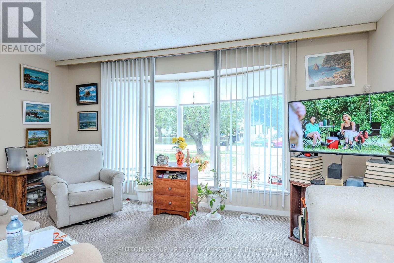 24 Vanderbrent Crescent, Toronto, Ontario  M9R 3W8 - Photo 12 - W12226038