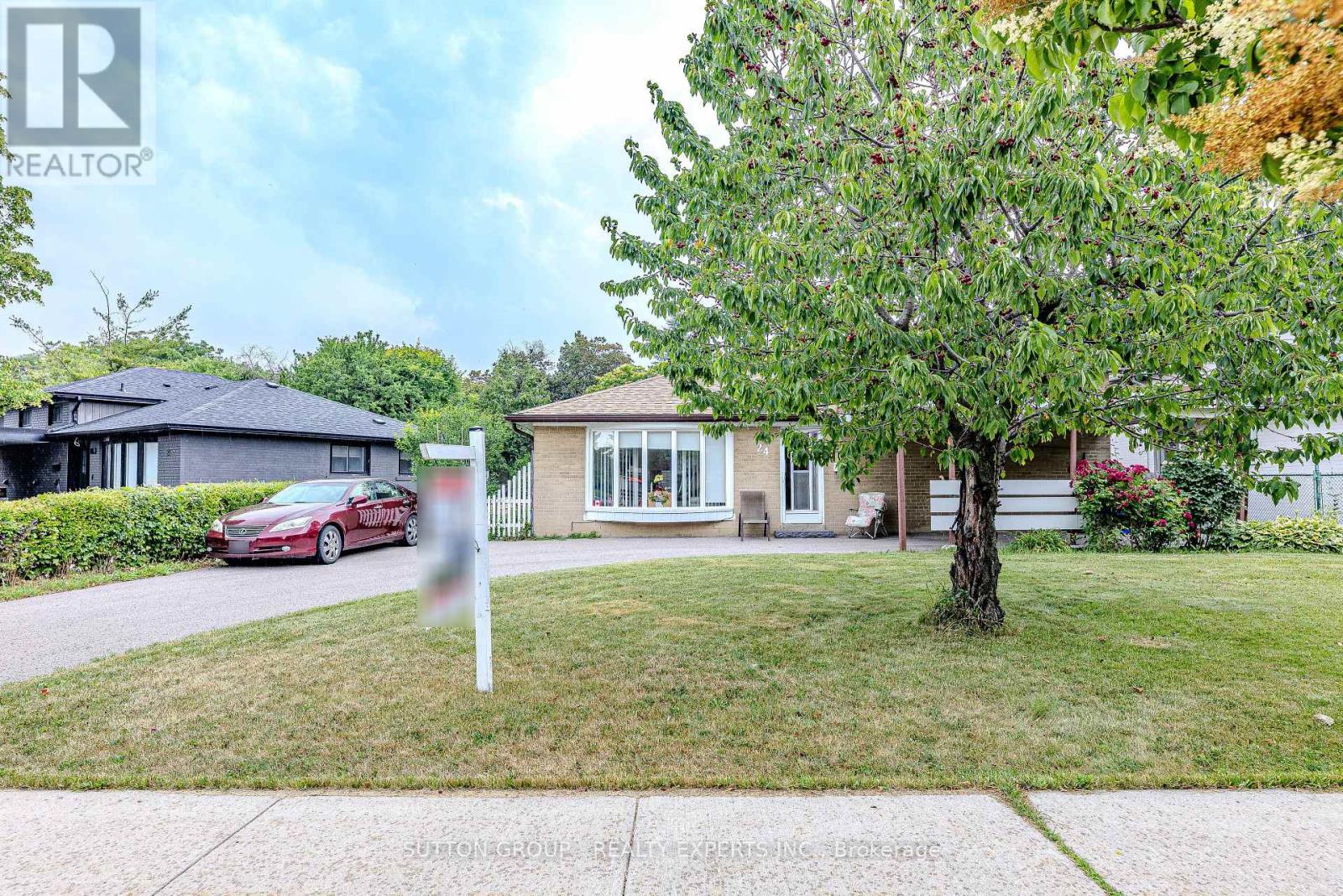 Property at 24 VANDERBRENT CRESCENT image 2