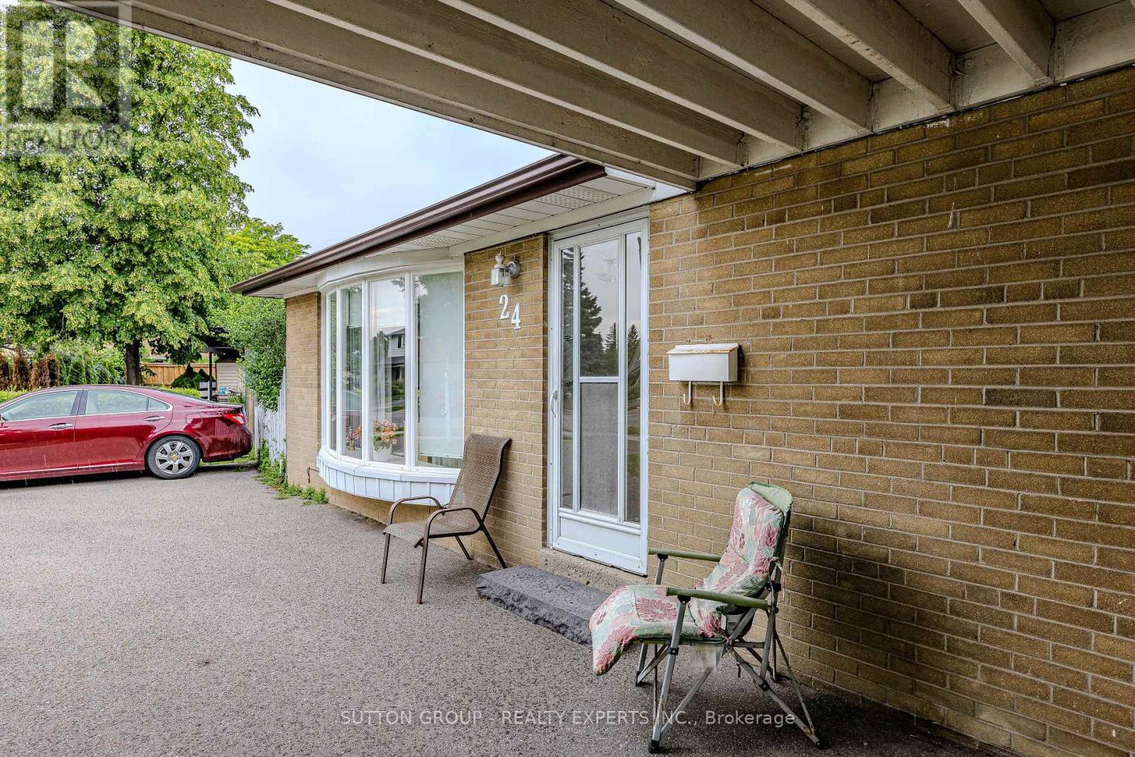 24 Vanderbrent Crescent, Toronto, Ontario  M9R 3W8 - Photo 6 - W12226038