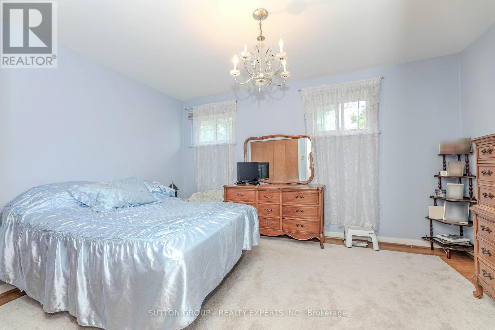 24 Vanderbrent Crescent, Toronto, Ontario  M9R 3W8 - Photo 24 - W12226038