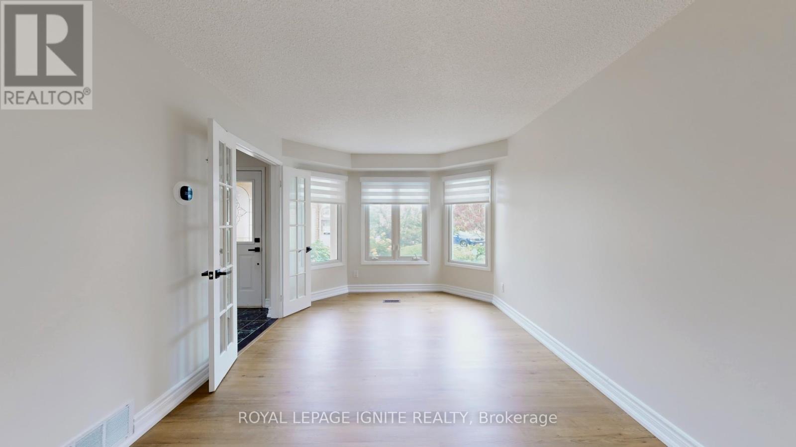 Property at 18 LITTLEBOROUGH COURT image 4
