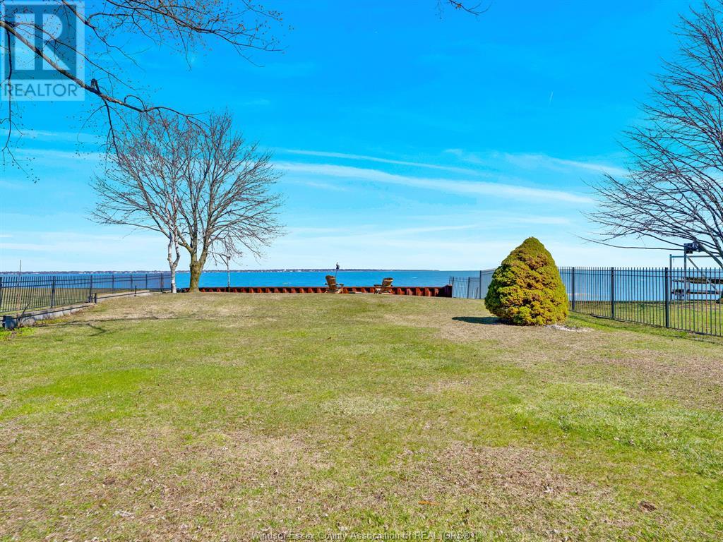 12506 Riverside Drive, Tecumseh, Ontario  N8N 1A3 - Photo 13 - 25010285