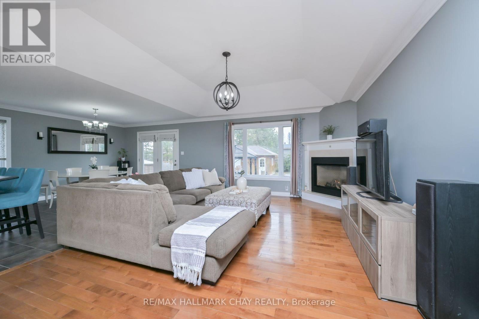 7629 Keenansville Road, Adjala-Tosorontio, Ontario  L0G 1W0 - Photo 14 - N12255713