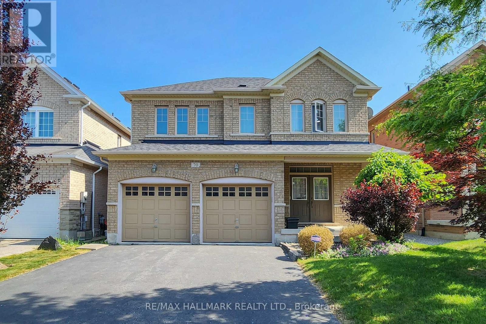 Property at 70 MAPLEBANK CRESCENT image 3