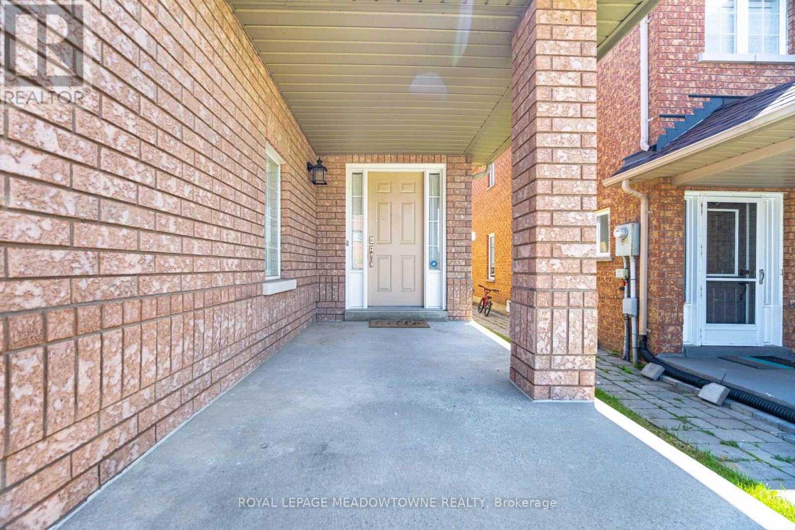Property at 33 BRIGHTSVIEW DRIVE image 5